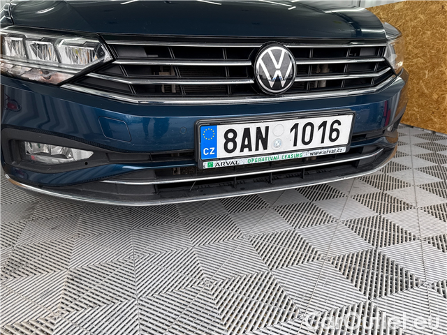  Volkswagen  Passat Pas.Var.2.0TDI 110 Elegance AT #3