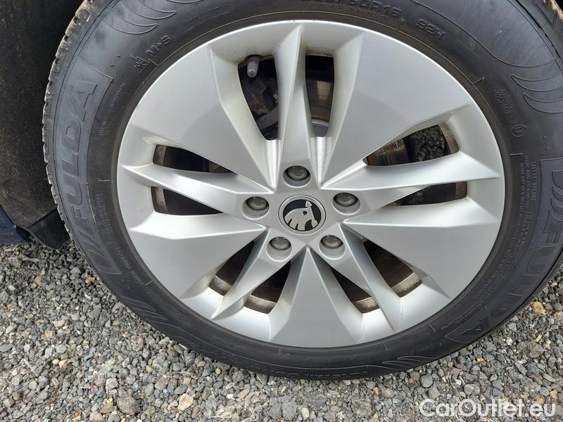  Skoda  Octavia  Combi (NX3)(2020) Oct.Com.1.0 e-TEC 81 Ambit.AT #3