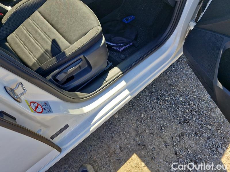  Skoda  Octavia  Combi  (5E5)(03.2017->)  Com 1.6TDI 85 Ambition #30