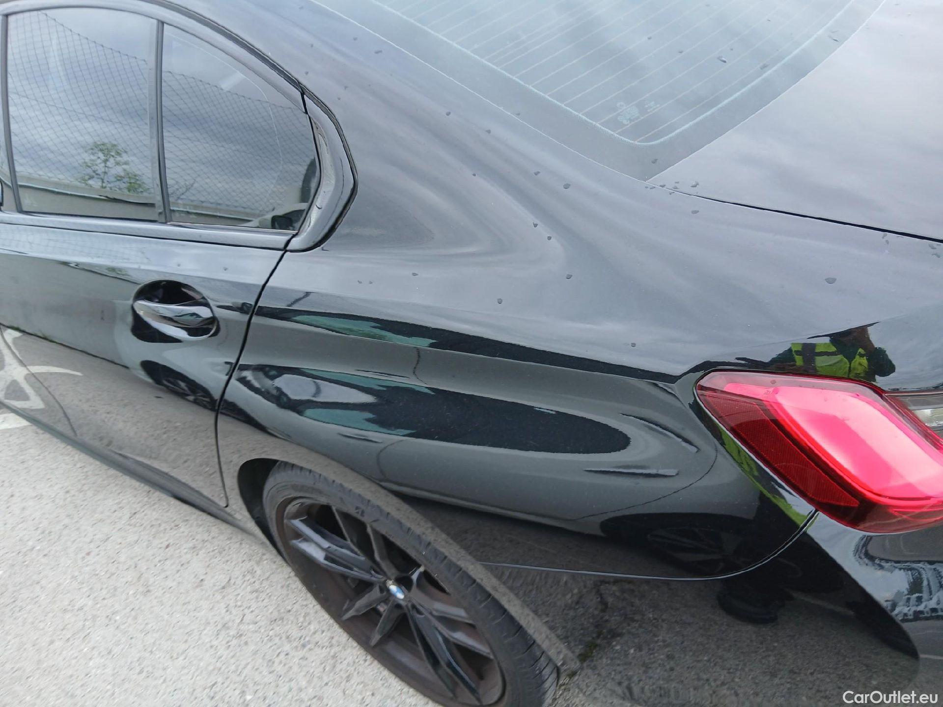  Bmw  Serie 3 BMW  / 2018 / 4P / sedán 320d Auto. #17