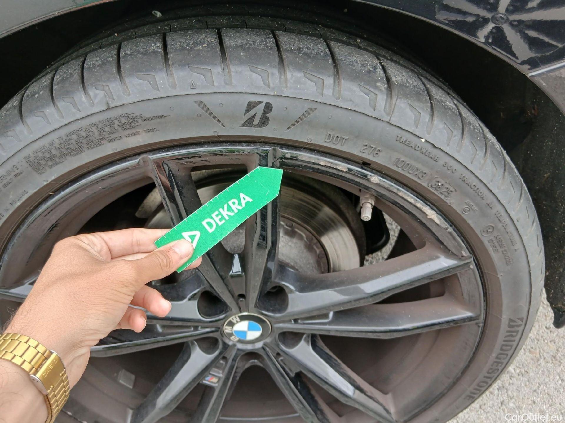  Bmw  Serie 3 BMW  / 2018 / 4P / sedán 320d Auto. #16