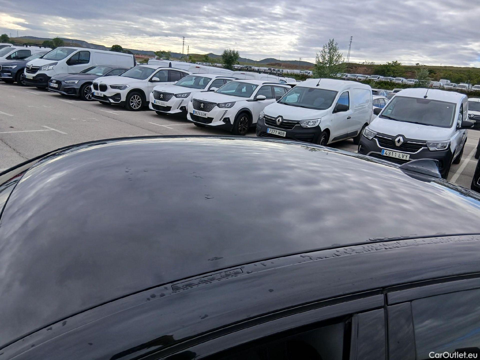  Bmw  Serie 3 BMW  / 2018 / 4P / sedán 320d Auto. #14