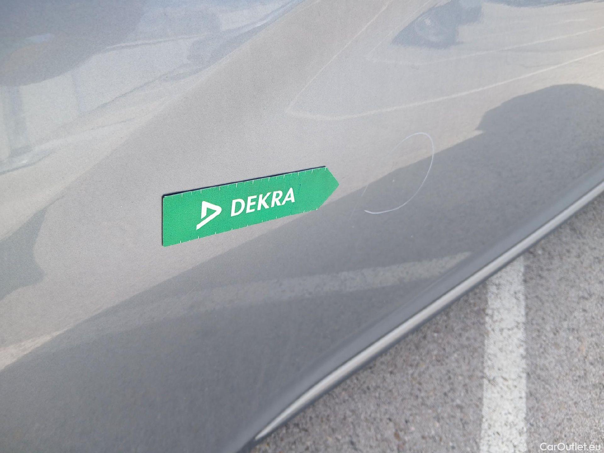  Hyundai  Konna HYUNDAI Kona / 2017 / 5P / todoterreno 1.6 GDI HEV Tecno Red DT #15