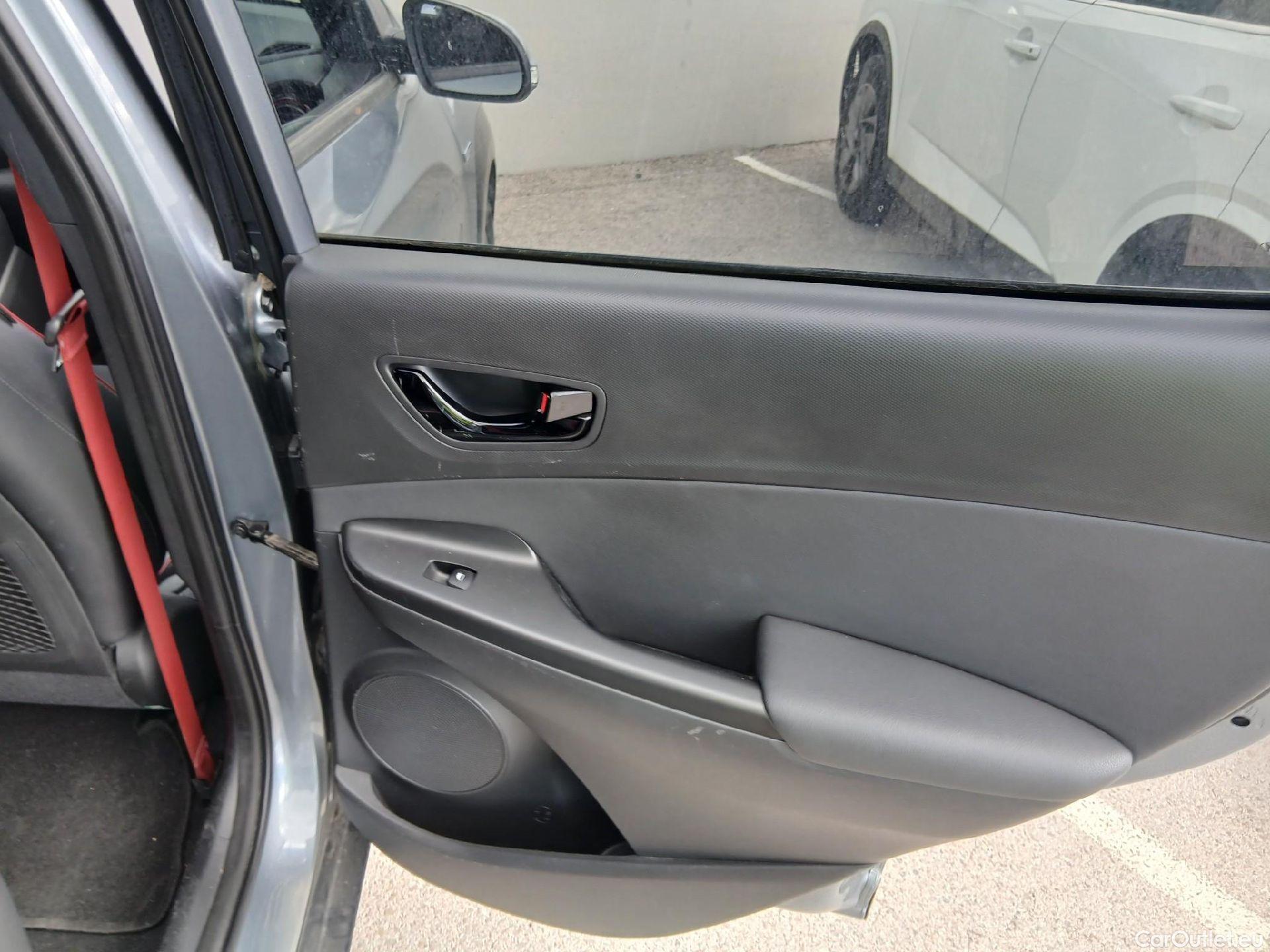  Hyundai  Konna HYUNDAI Kona / 2017 / 5P / todoterreno 1.6 GDI HEV Tecno Red DT #34