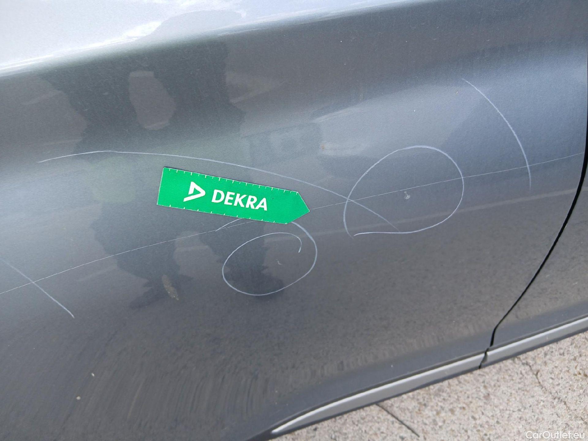  Hyundai  Konna HYUNDAI Kona / 2017 / 5P / todoterreno 1.6 GDI HEV Tecno Red DT #37