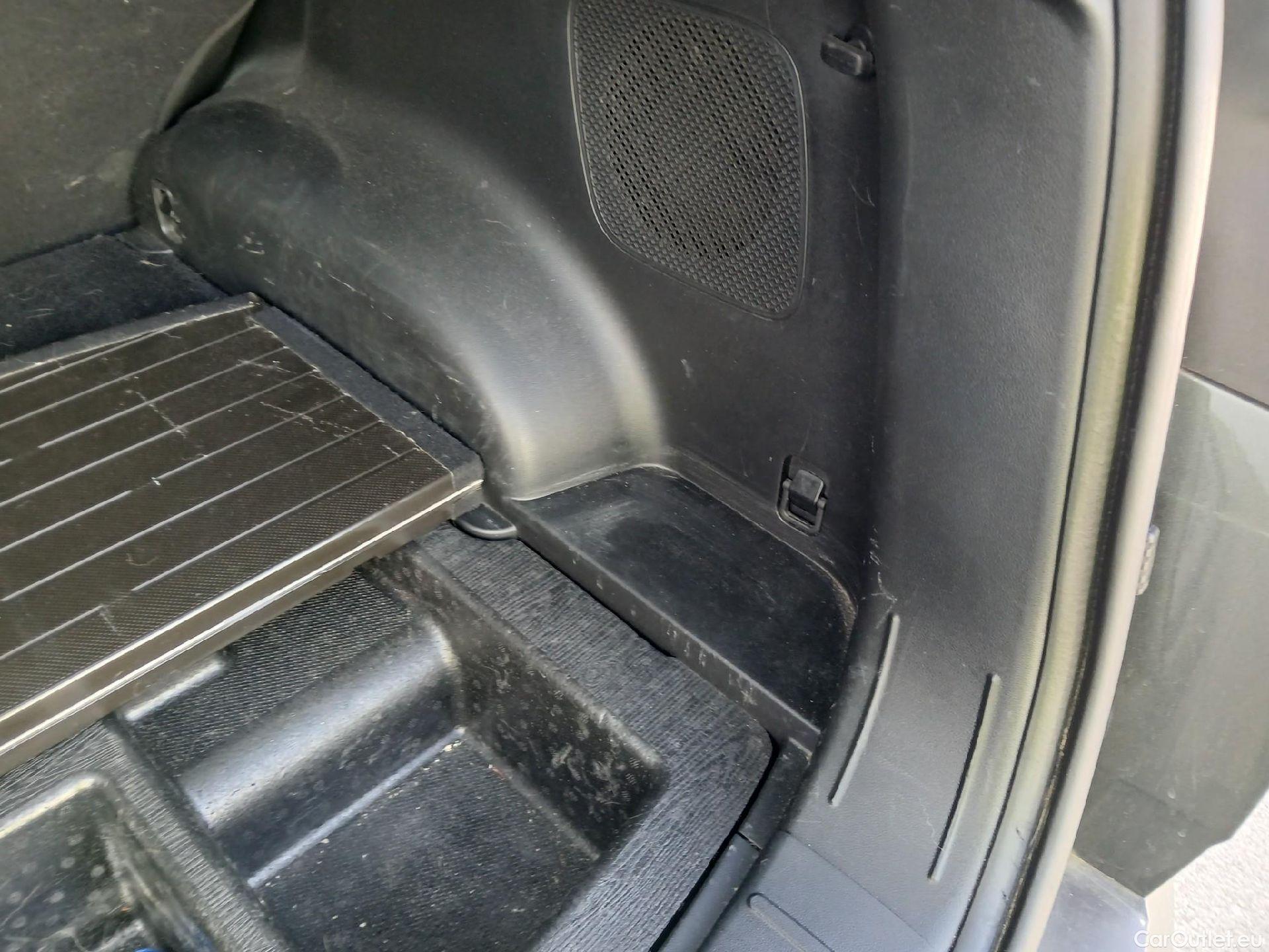  Hyundai  Tucson HYUNDAI  / 2020 / 5P / todoterreno 1.6 CRDI 100kW (136CV) 48V Tecno 2C #4