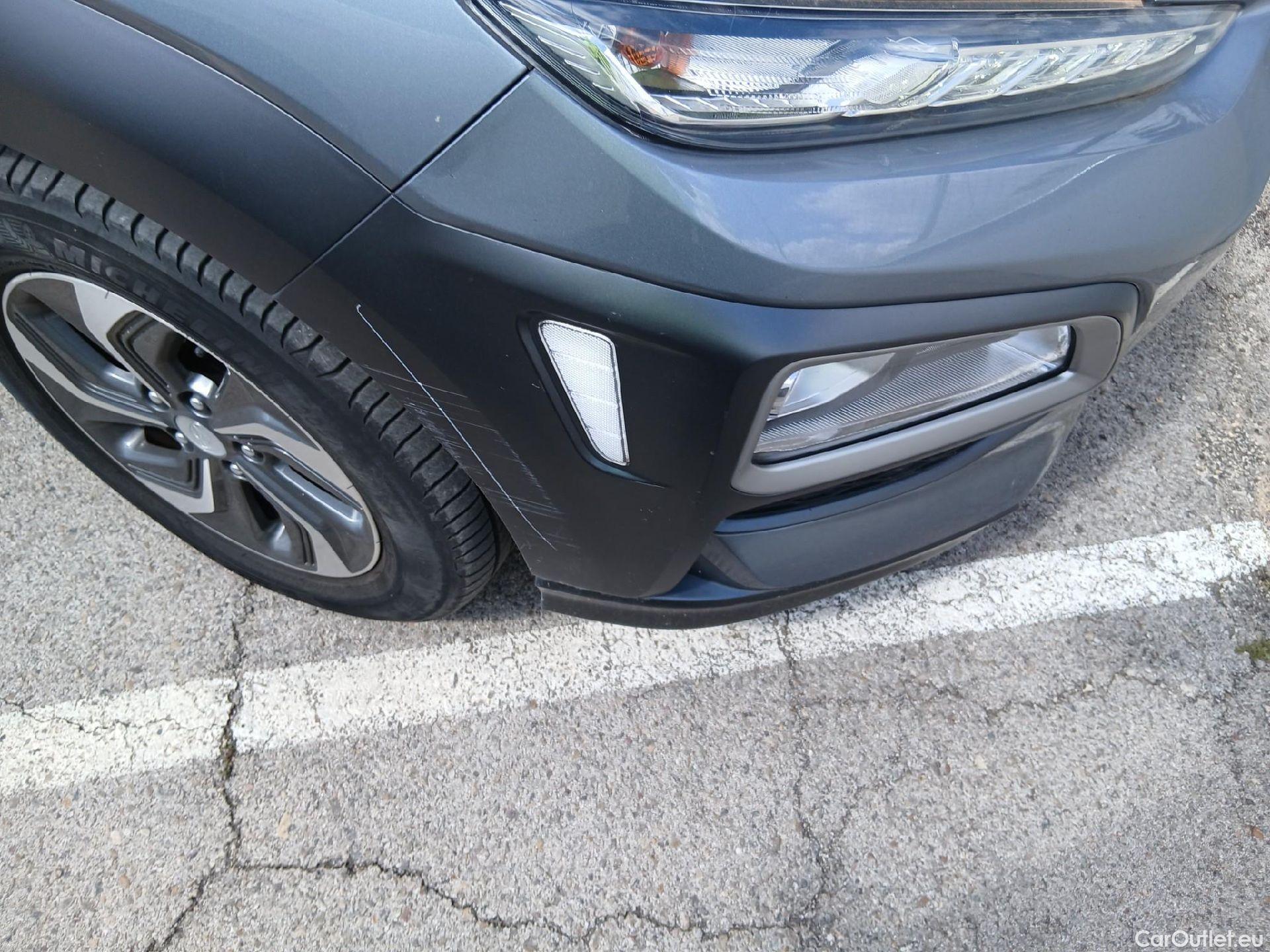  Hyundai  Konna HYUNDAI Kona / 2017 / 5P / todoterreno 1.6 GDI HEV Tecno Red DT #4