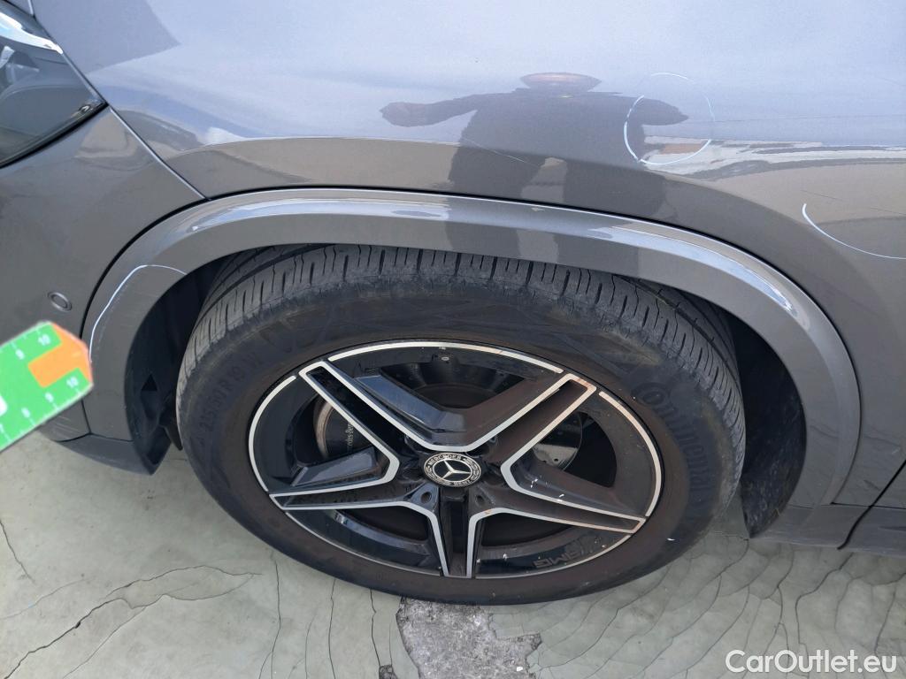  Mercedes  GLA MERCEDES-BENZ  / 2023 / 5P / todoterreno  200 D #26