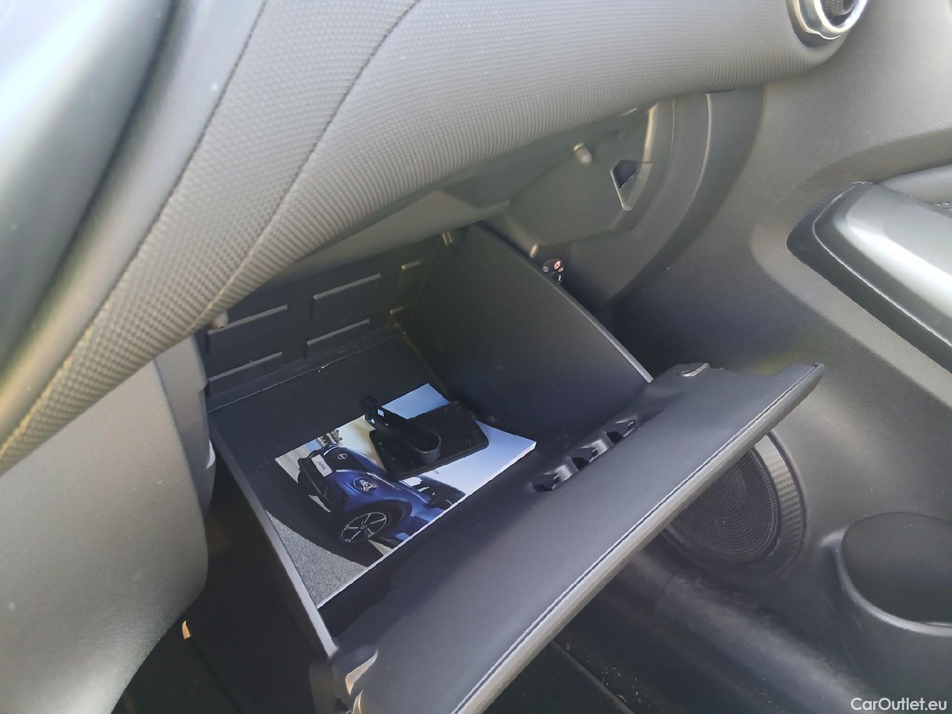  Nissan  Juke NISSAN  / 2019 / 5P / crossover DIG-T 84 kW (114 CV) DCT 7 V N-Connecta #3