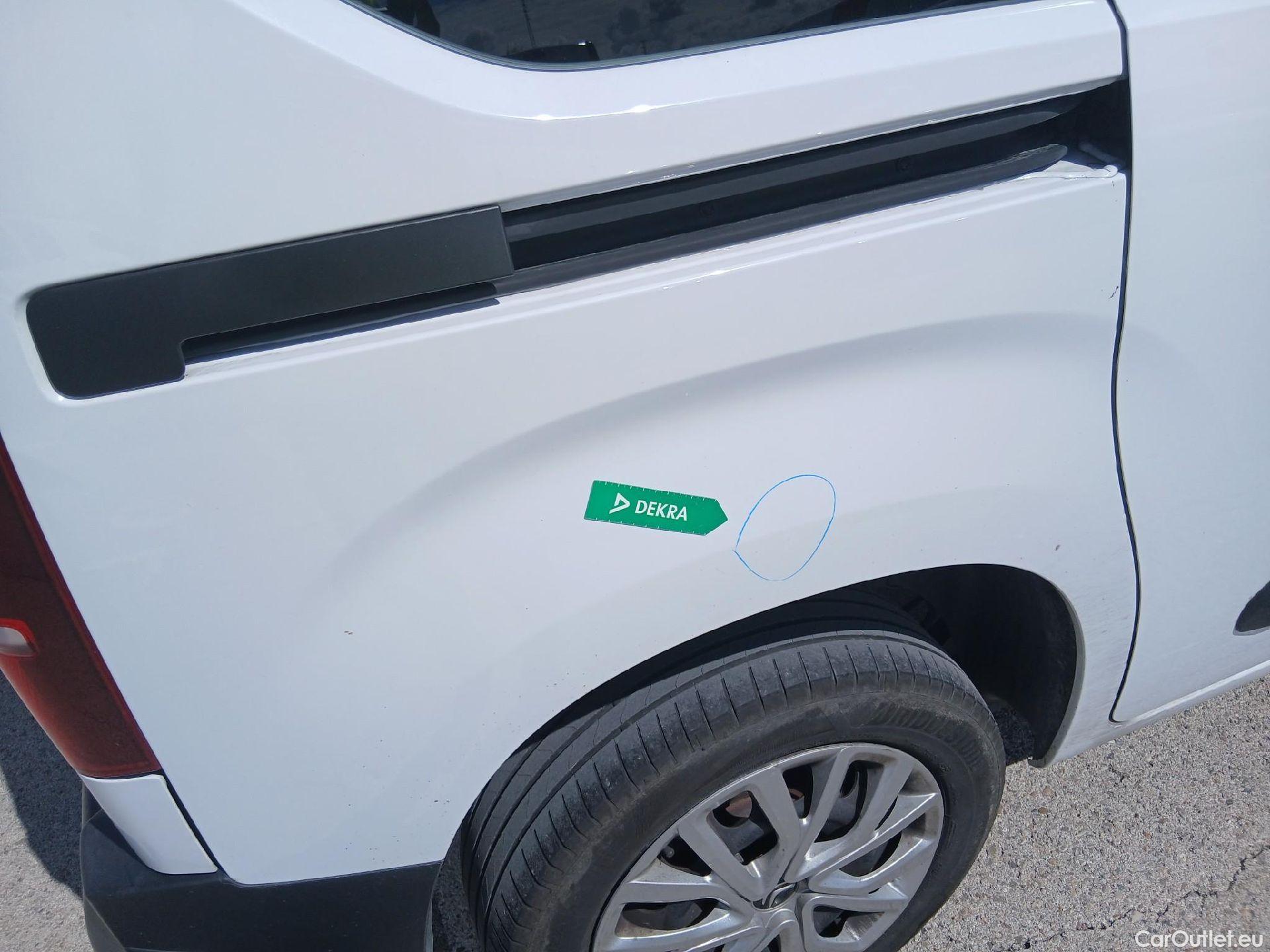  Citroen  Berlingo CITROEN  / 2018 / 4P / combi Talla M BlueHDi 100 S&S LIVE PACK BUSINE (AC) #33