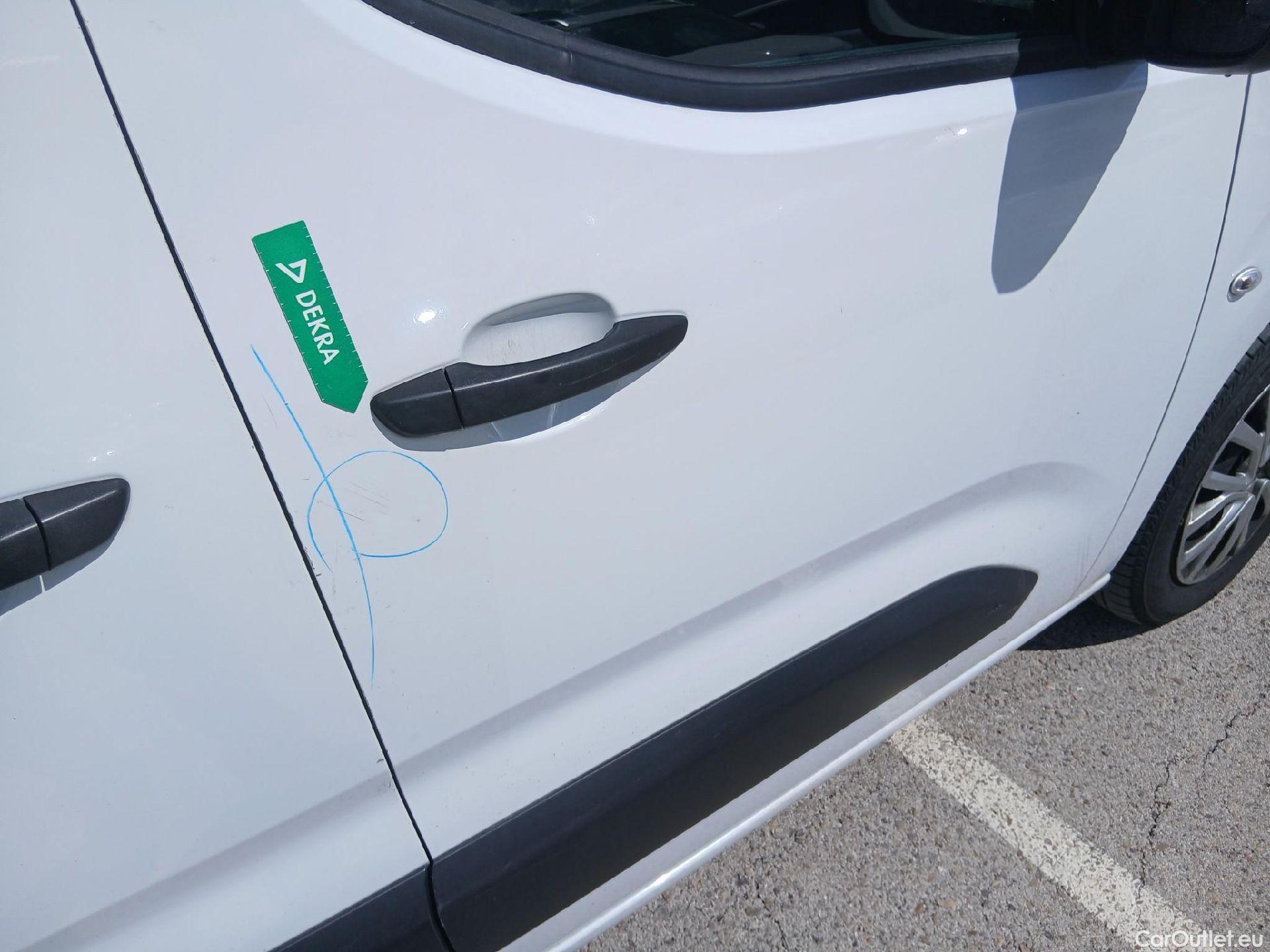  Citroen  Berlingo CITROEN  / 2018 / 4P / combi Talla M BlueHDi 100 S&S LIVE PACK BUSINE (AC) #37