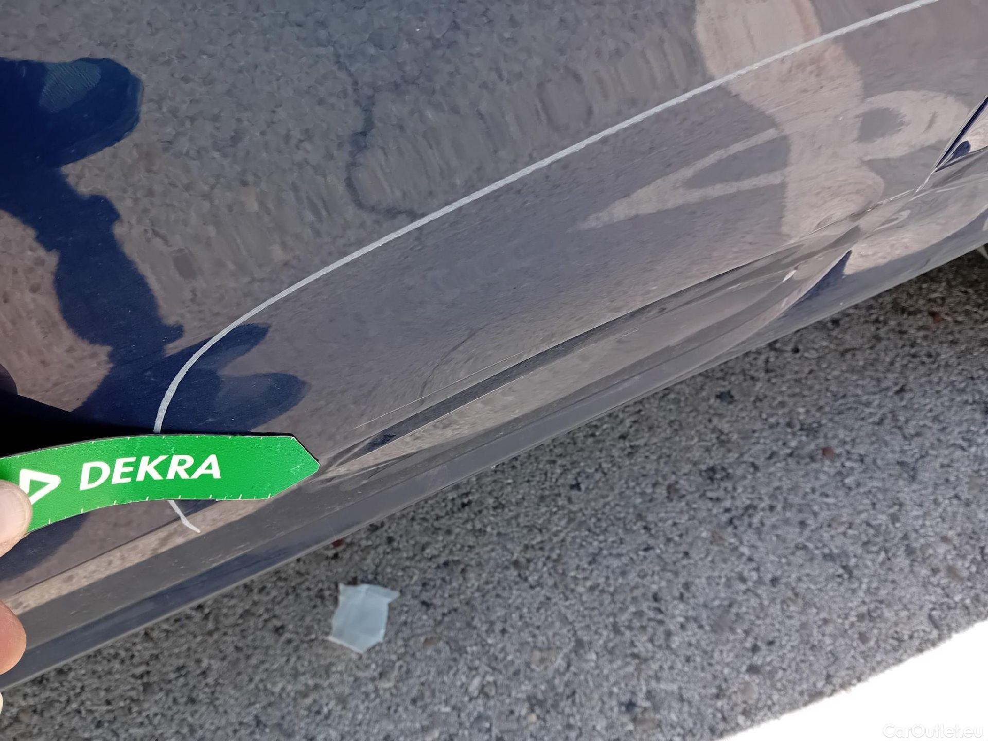  Volkswagen  Golf  VOLKSWAGEN / 2016 / 5P / berlina con portón Ready2Go 1.0 TSI 85kW (115CV) #9