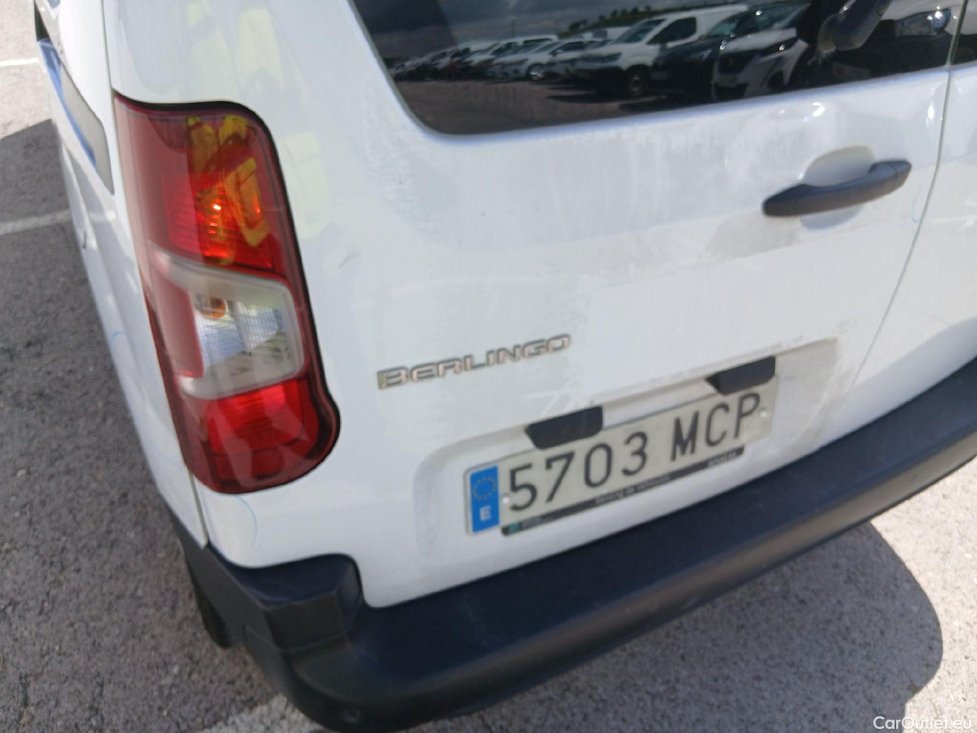  Citroen  Berlingo CITROEN  / 2018 / 4P / combi Talla M BlueHDi 100 S&S LIVE PACK BUSINE (AC) #22