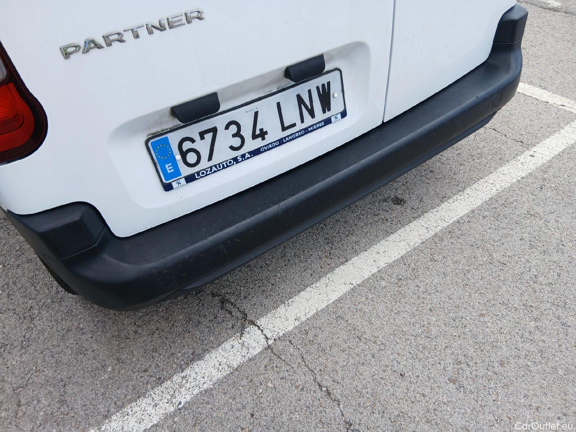  Peugeot  Partner PEUGEOT  / 2018 / 3P / furgón derivado de turismo Pro Standard 600kg BlueHDi 73kW (AC) #15