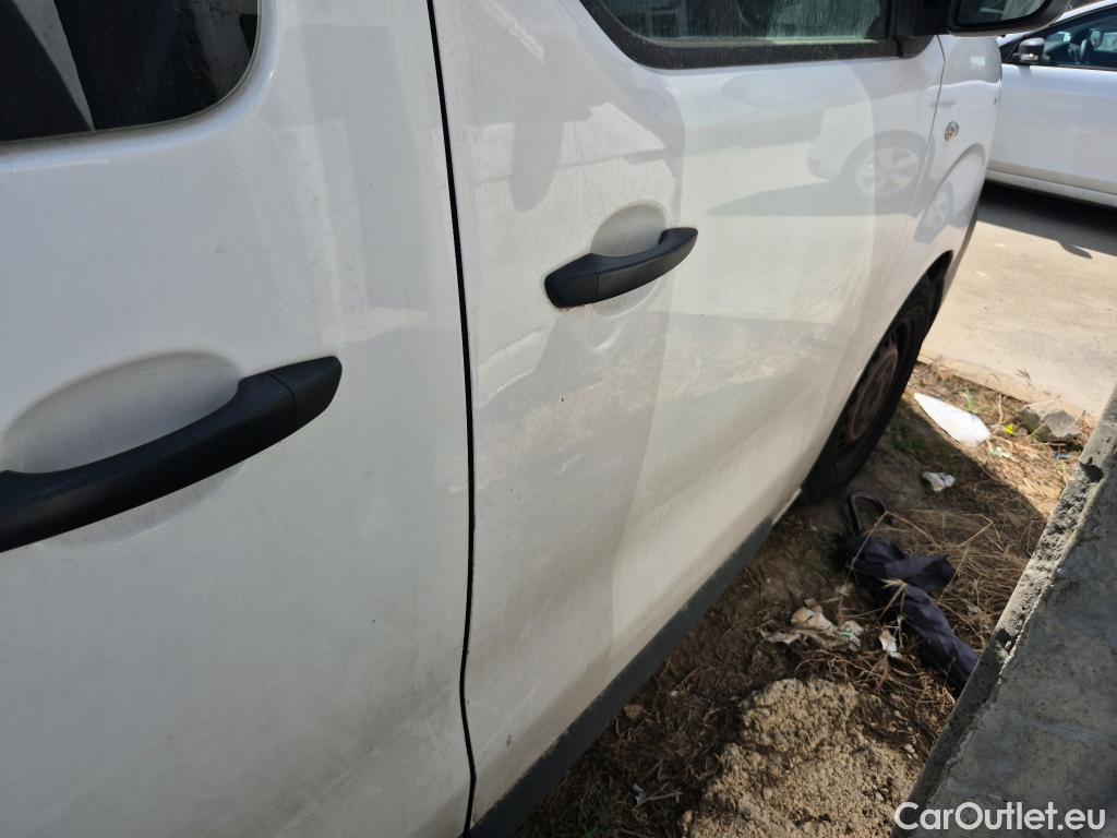  Citroen  Jumpy CITROEN  / 2016 / 4P / combi Talla M BlueHDi 88KW (120CV) 6v Confort #26