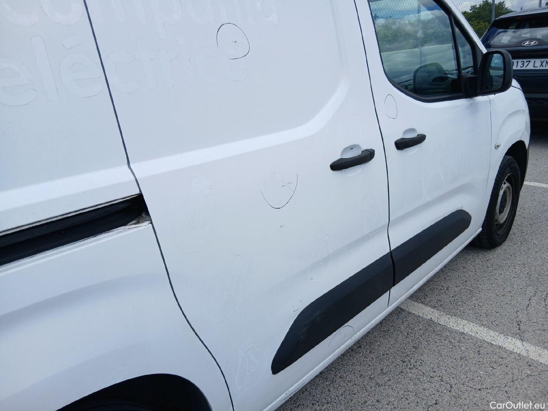  Peugeot  Partner PEUGEOT  / 2018 / 3P / furgón derivado de turismo Pro Standard 600kg BlueHDi 73kW (AC) #20