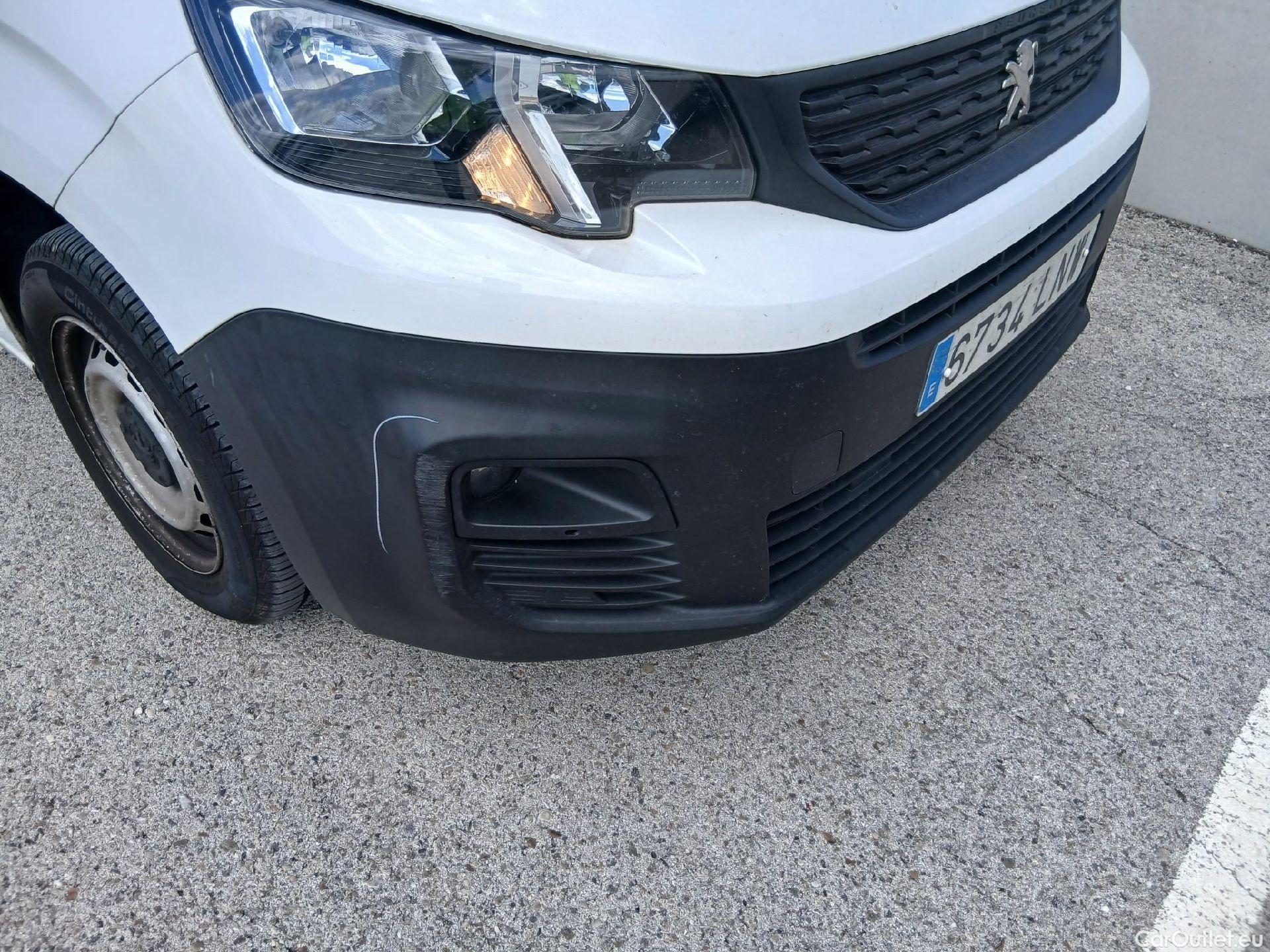  Peugeot  Partner PEUGEOT  / 2018 / 3P / furgón derivado de turismo Pro Standard 600kg BlueHDi 73kW (AC) #5