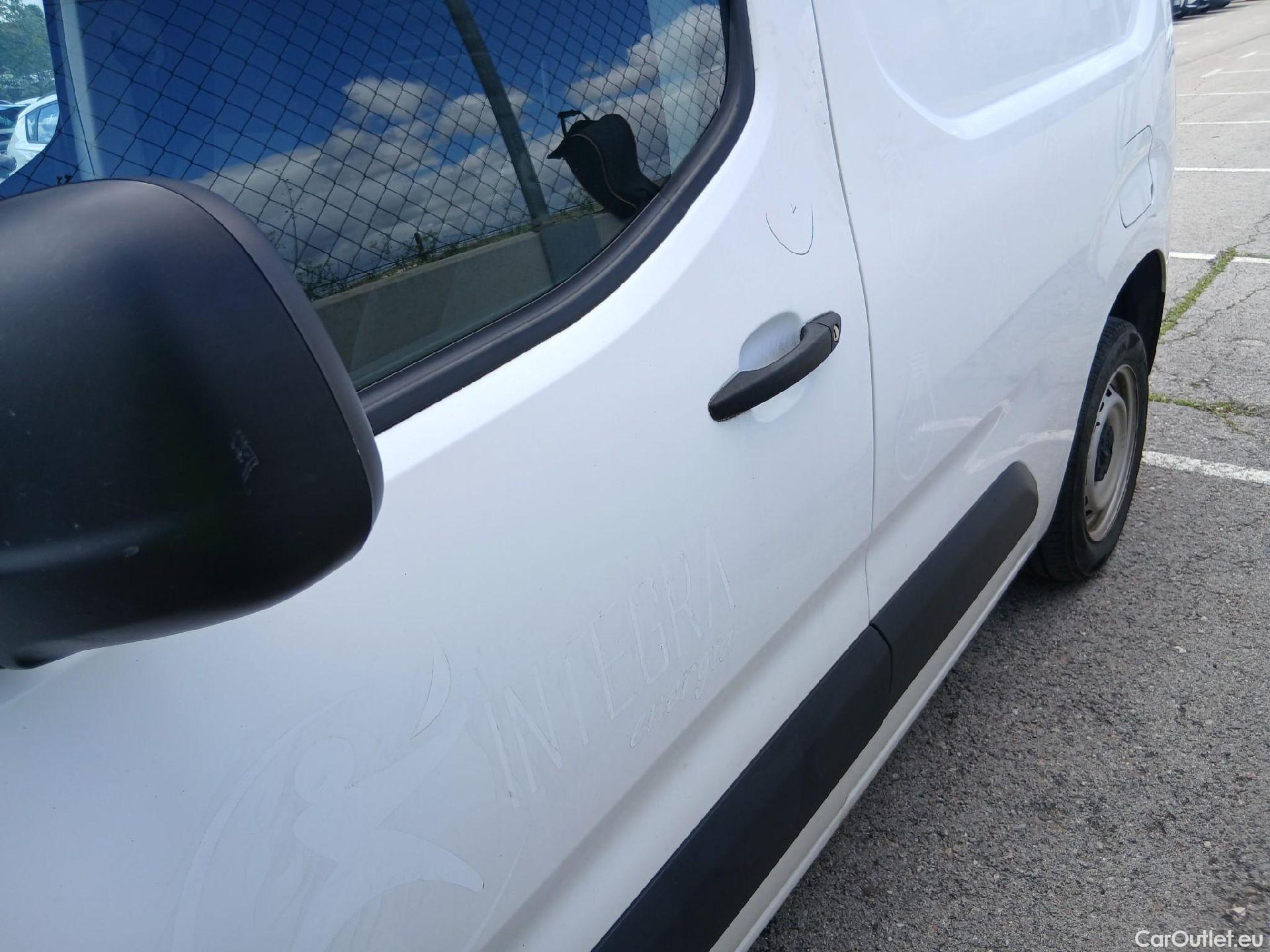  Peugeot  Partner PEUGEOT  / 2018 / 3P / furgón derivado de turismo Pro Standard 600kg BlueHDi 73kW (AC) #11