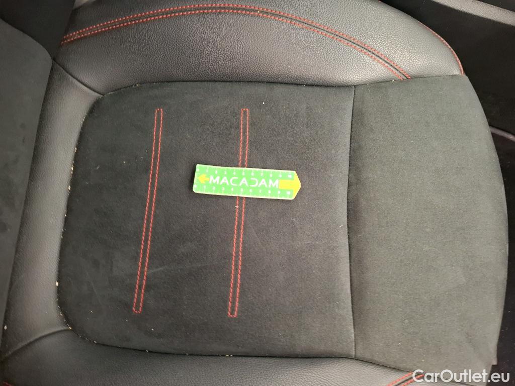  Mercedes  A-Klasse MERCEDES-BENZ Classe A Compact / 2022 / 5P / Berline A 200 d AMG Line 8G-DCT #66