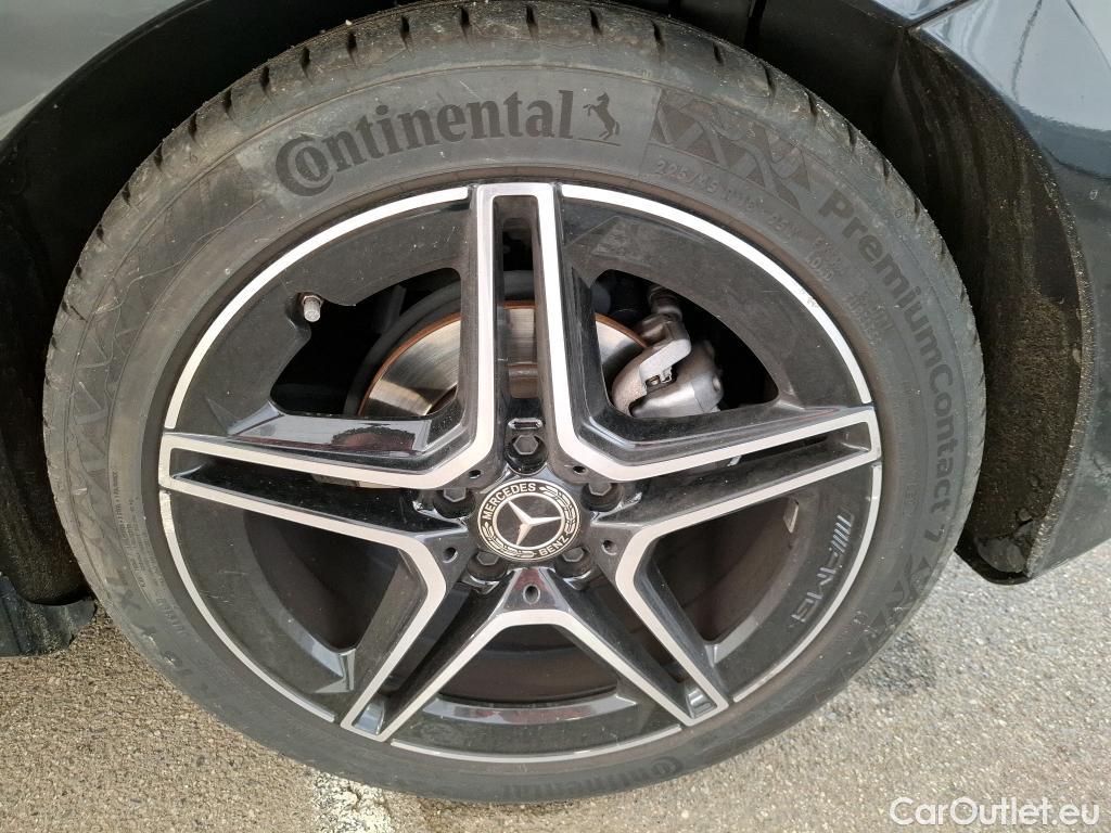  Mercedes  A-Klasse MERCEDES-BENZ Classe A Compact / 2022 / 5P / Berline A 200 d AMG Line 8G-DCT #76