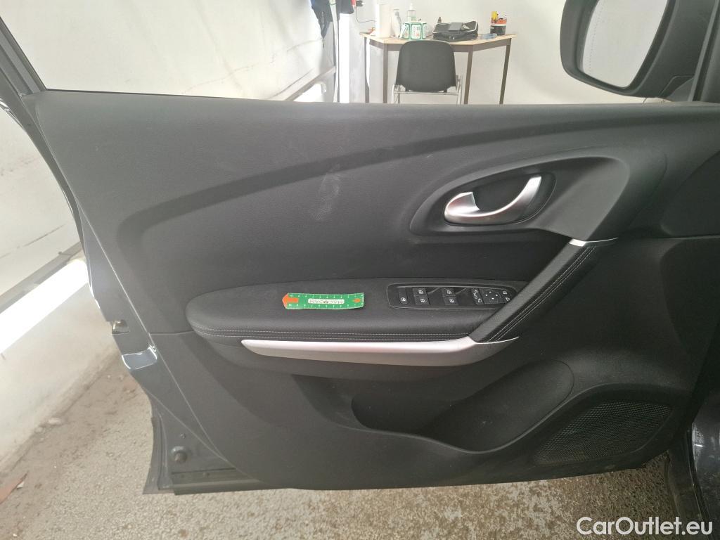  Renault  Kadjar RENAULT  5p Crossover Intens TCe 140 EDC FAP #119