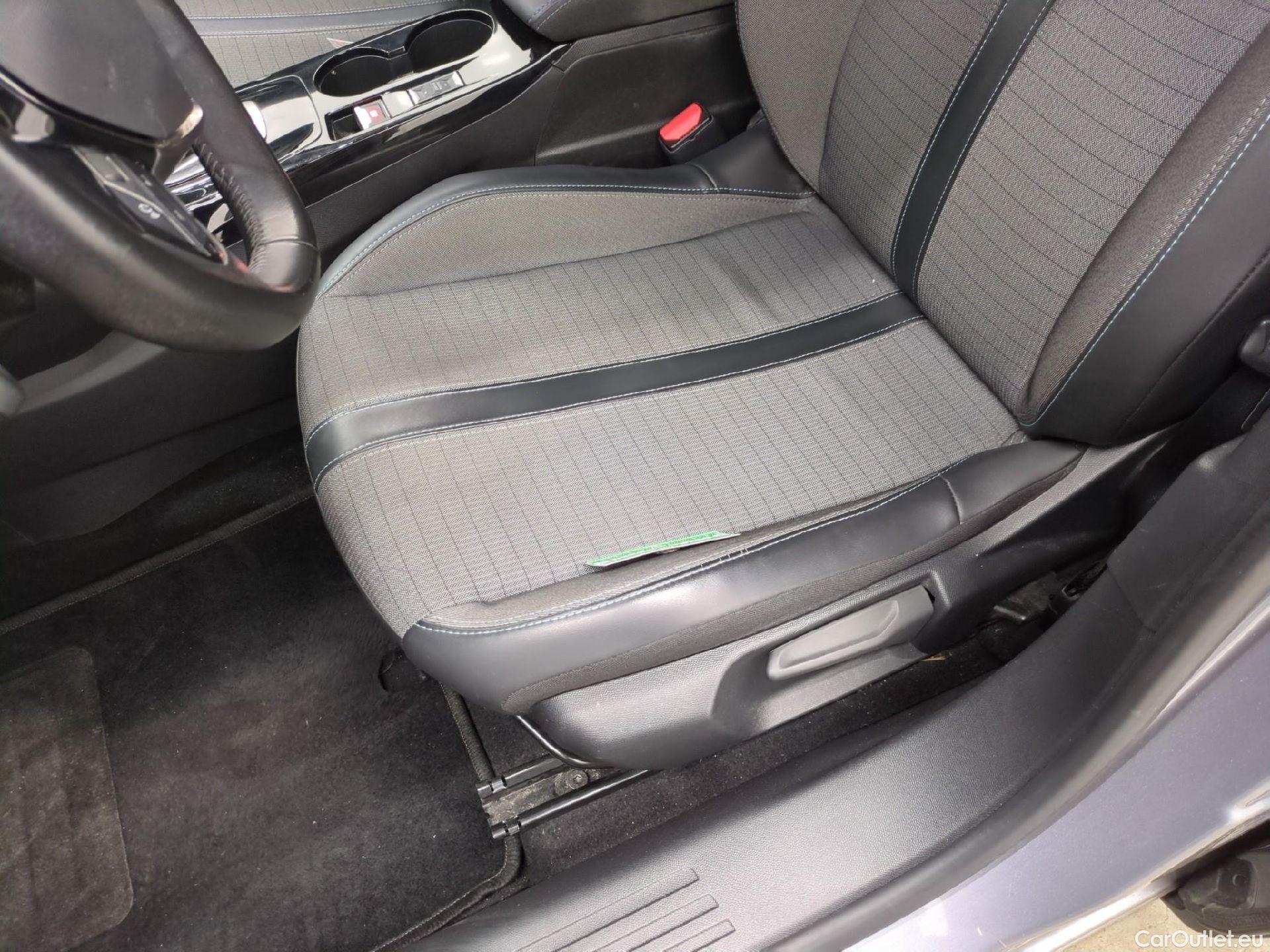  Peugeot  2008  Allure Business 1.5 HDi 130CV BVA8 E6d #1