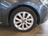  Renault  Clio RENAULT  / 2019 / 5P / BERLINA 1.6 HYBRID E-TECH 103KW INTENS #17