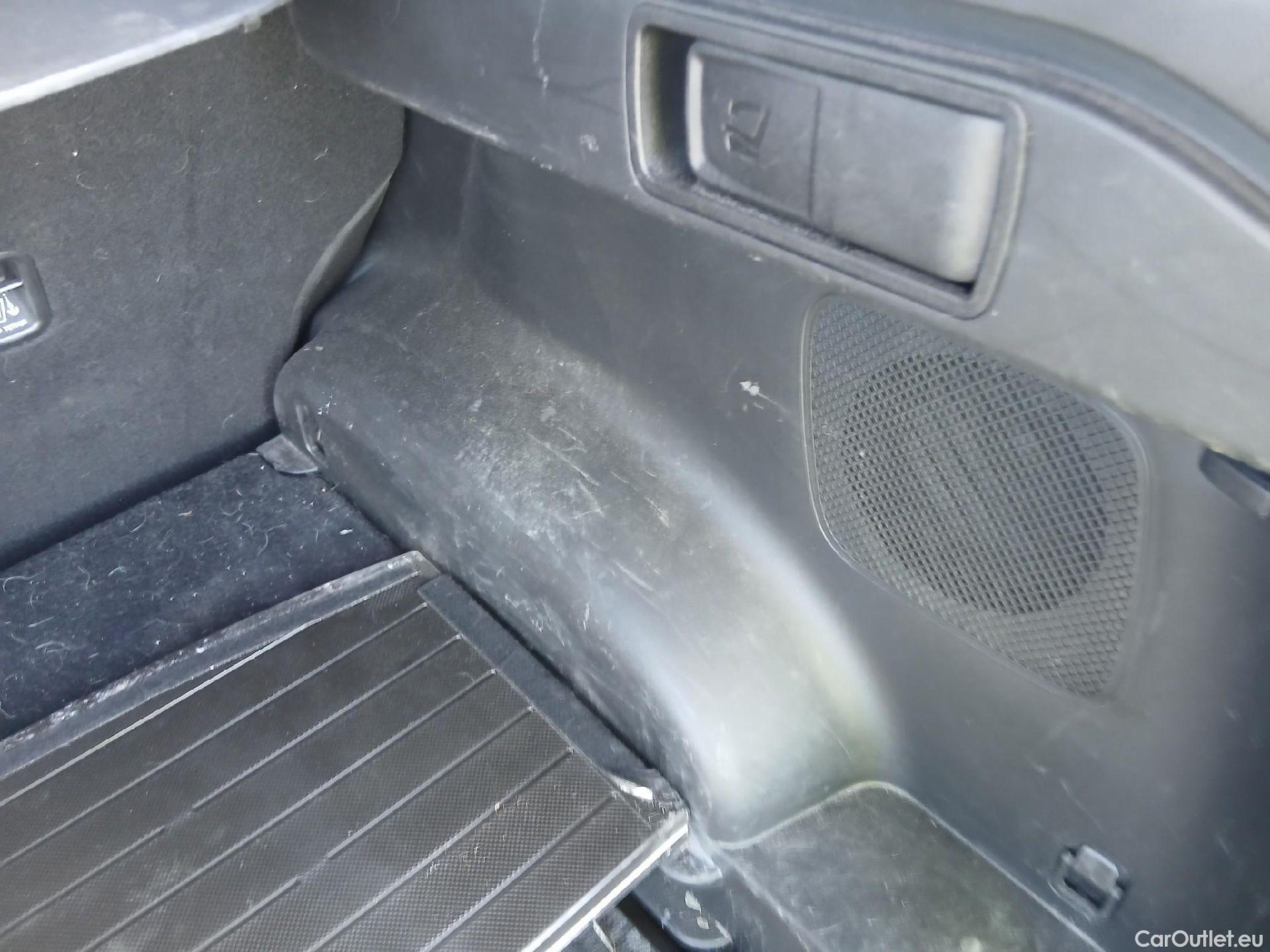  Hyundai  Tucson HYUNDAI  / 2020 / 5P / todoterreno 1.6 TGDI 169kW HEV Tecno Auto 2C #24