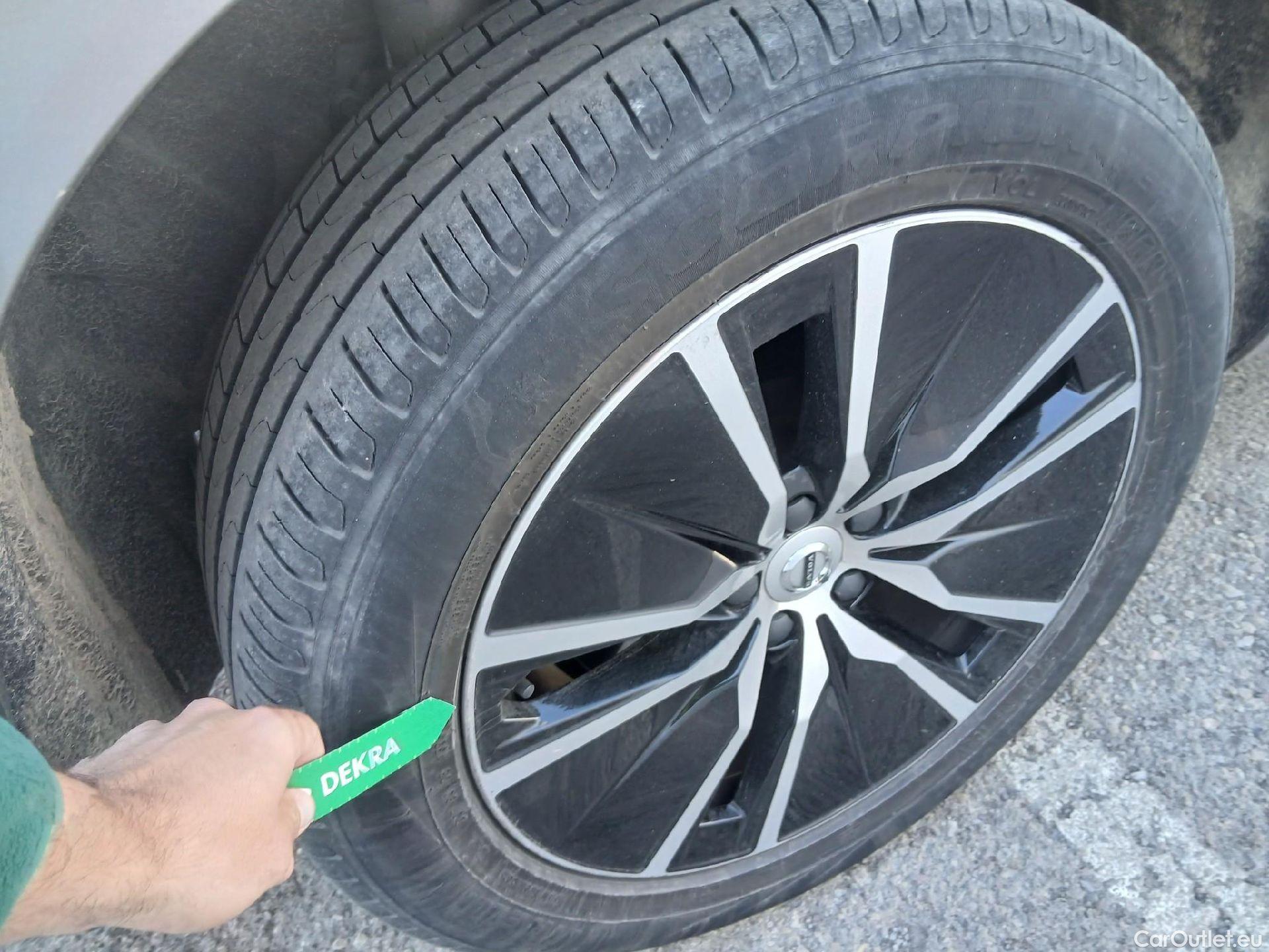  Volvo  XC90 VOLVO  / 2019 / 5P / todoterreno 2.0 B5 D AWD Momentum Pro Auto #15