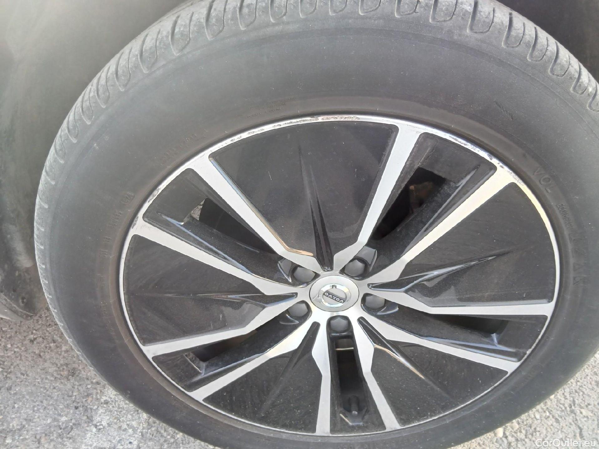  Volvo  XC90 VOLVO  / 2019 / 5P / todoterreno 2.0 B5 D AWD Momentum Pro Auto #19