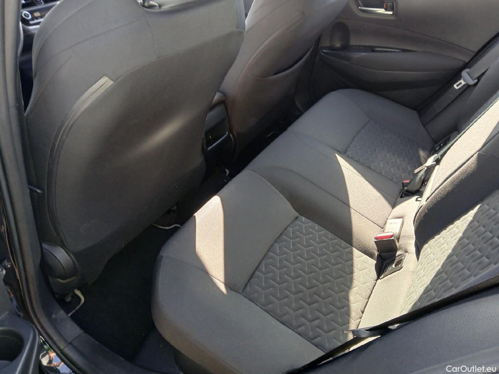  Toyota  Corolla TOYOTA  / 2019 / 5P / berlina con portón 1.8 125H BUSINESS PLUS E-CVT #1