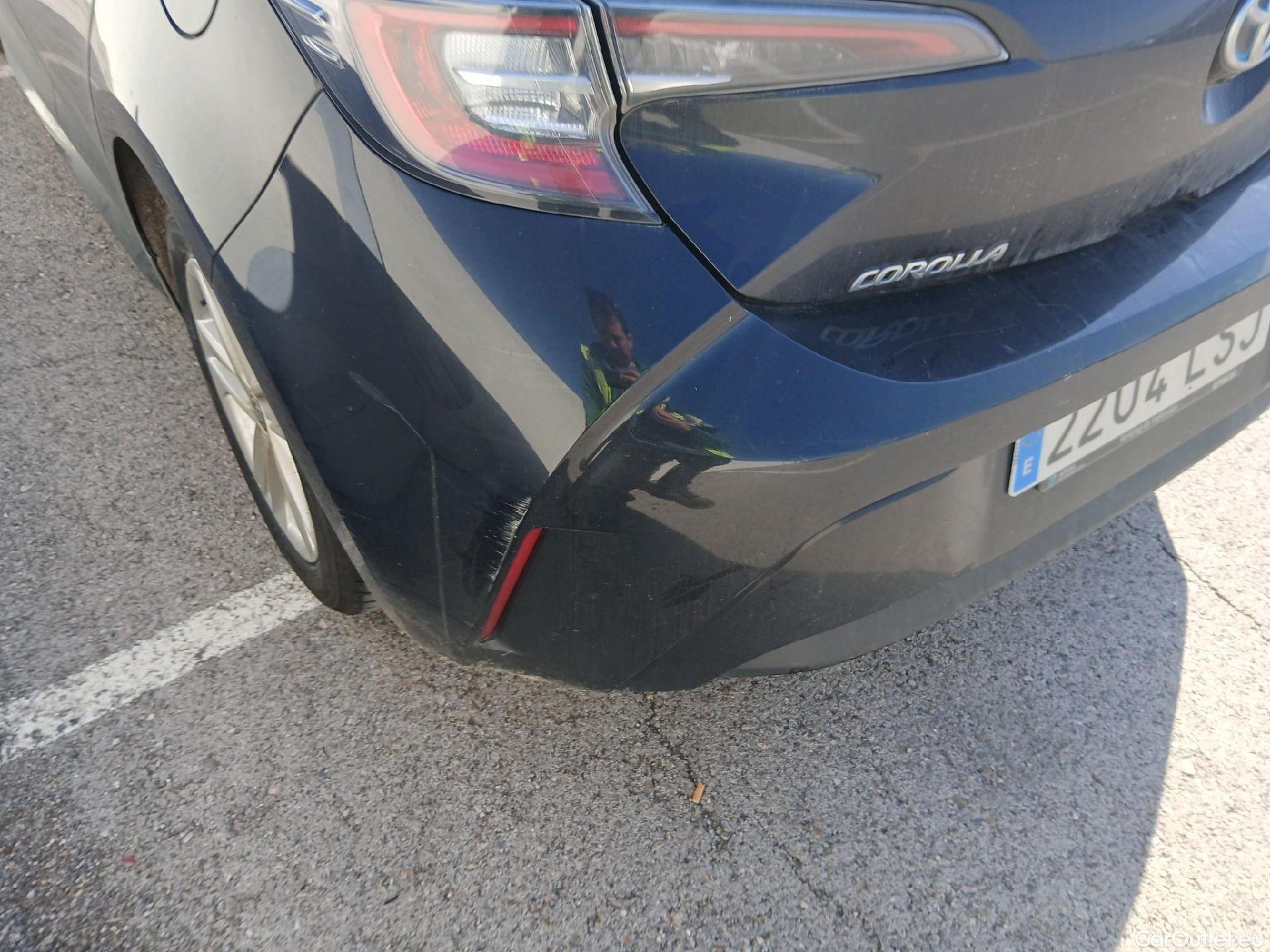  Toyota  Corolla TOYOTA  / 2019 / 5P / berlina con portón 1.8 125H BUSINESS PLUS E-CVT #19