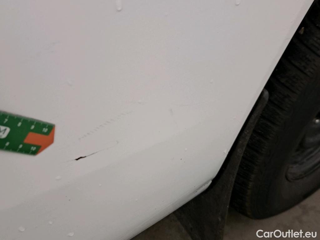  Toyota  Hilux TOYOTA  / 2016 / 4P / pickup 2.4 D-4D Cabina Doble GX #16