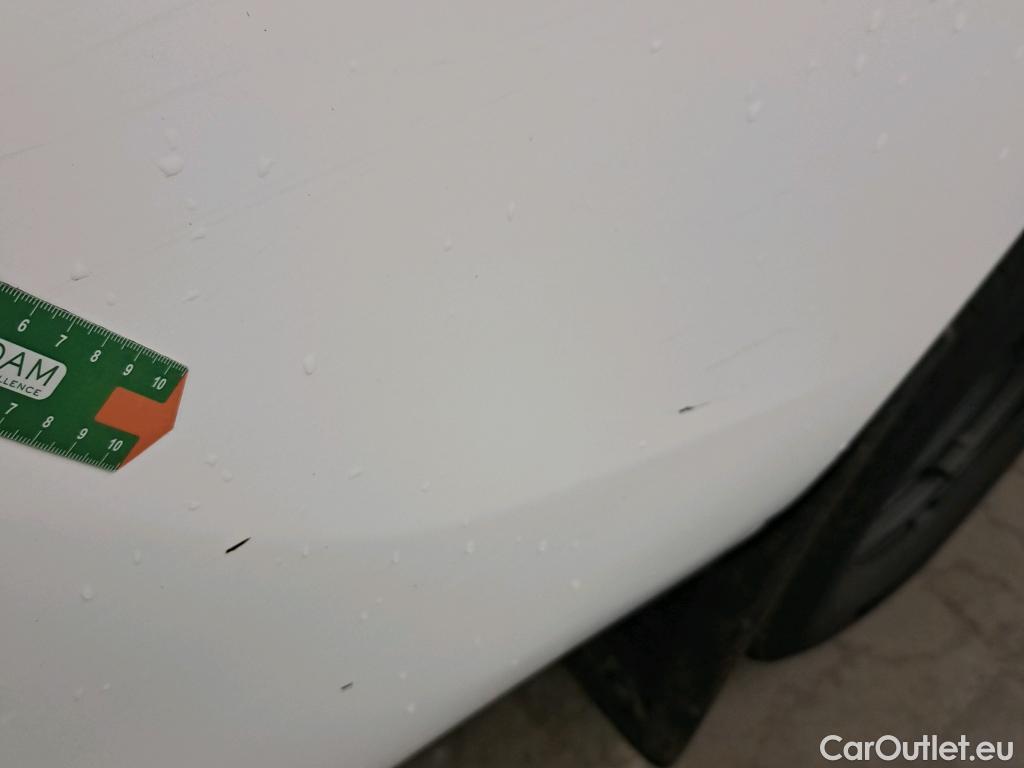  Toyota  Hilux TOYOTA  / 2016 / 4P / pickup 2.4 D-4D Cabina Doble GX #15
