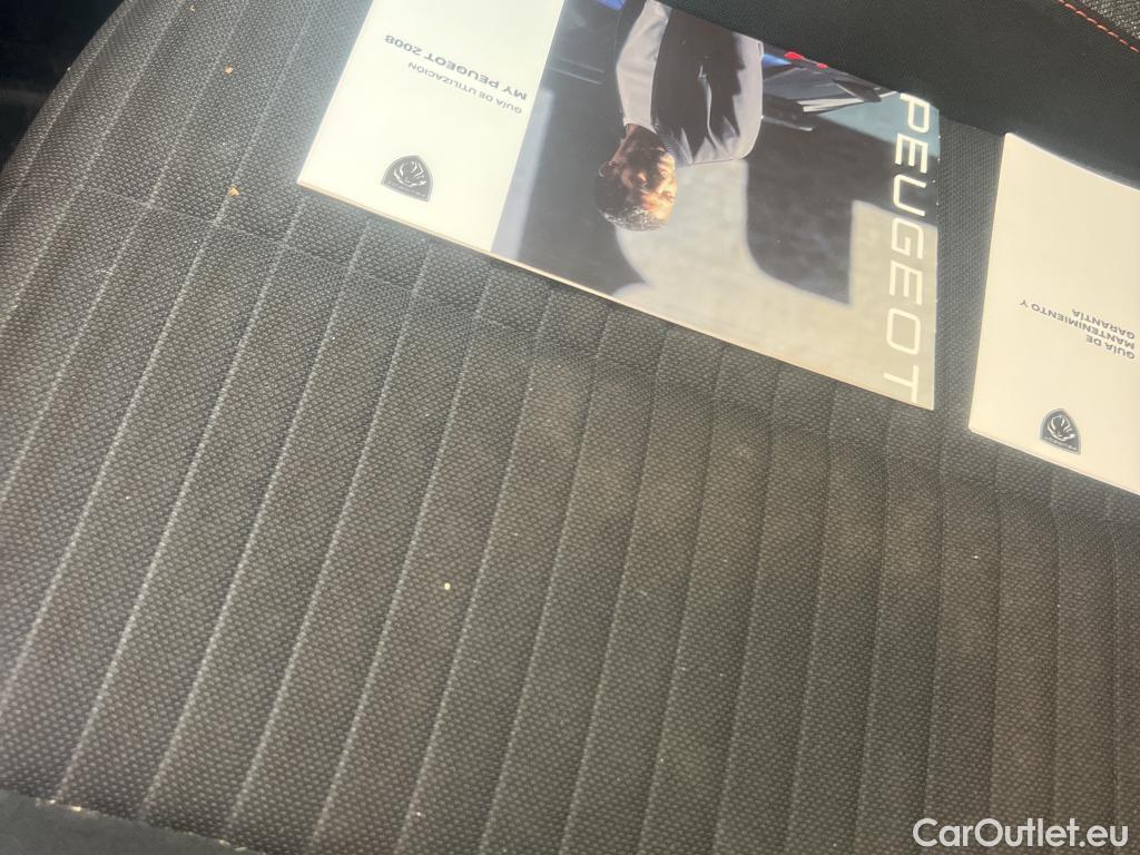  Peugeot  2008 PEUGEOT  / 2019 / 5P / todoterreno Active BlueHDI 81kW (110CV) #2