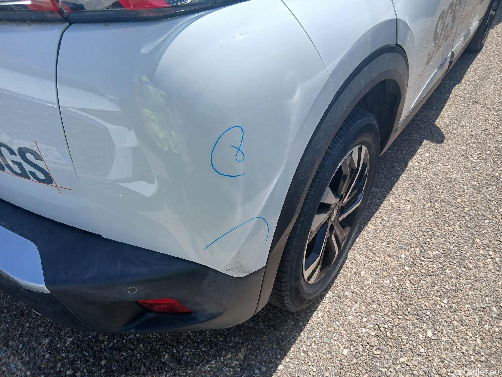  Peugeot  2008 PEUGEOT  / 2019 / 5P / todoterreno Allure BlueHDI 81kW (110CV) #38