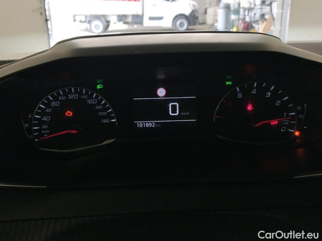  Peugeot  2008 PEUGEOT  / 2019 / 5P / todoterreno Active Pack BlueHDI 81kW (110CV) #34