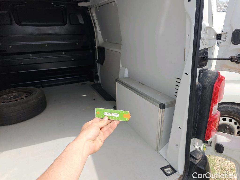  Opel  Vivaro OPEL  / 2019 / 4P / furgón 1.5 BlueHDi 74kW (100CV) M Std #46