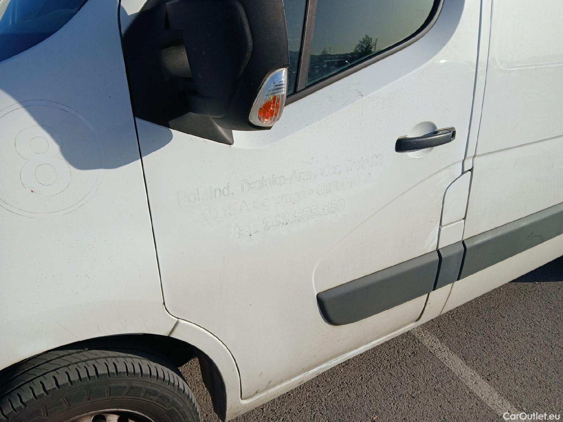  Renault  Master RENAULT  / 2019 / 4P / furgón Furgón T L1H1 3500 Bl dCi 99W (135CV) #14
