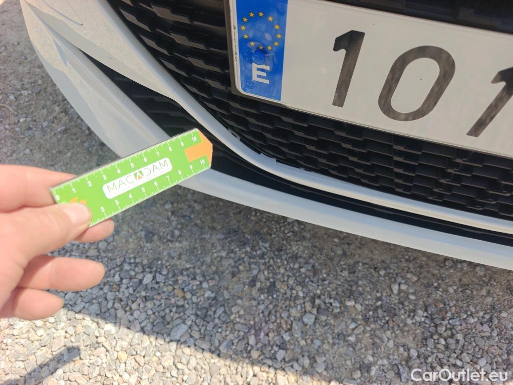  Peugeot  208 PEUGEOT  / 2019 / 5P / berlina con portón PureTech 55kW (75CV) Like #16