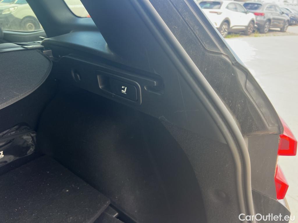  Renault  Kadjar RENAULT  / 2019 / 5P / crossover Zen GPF TCe 103kW (140CV) EDC (AC) #17