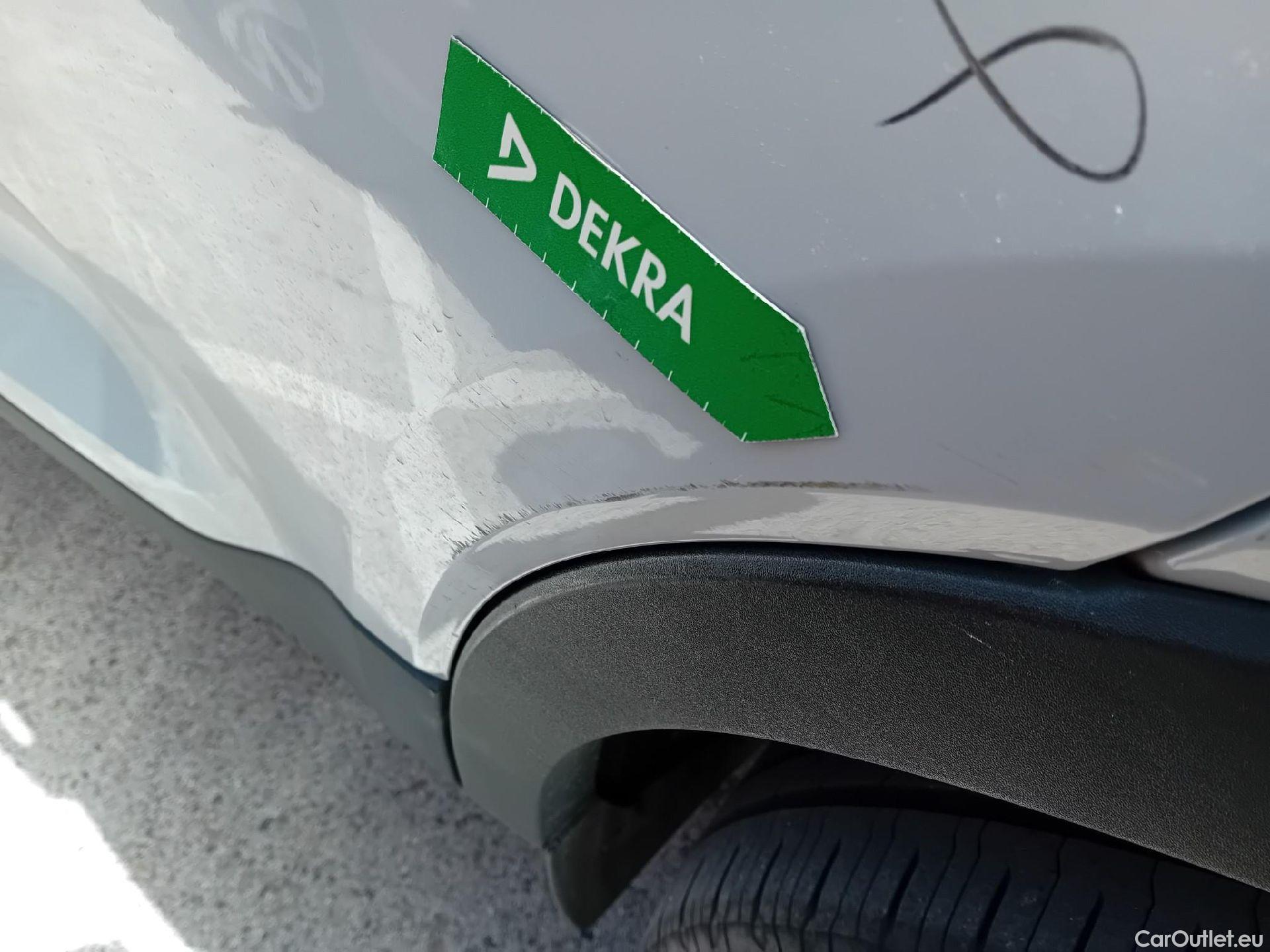  Volvo  XC 40 VOLVO XC40 / 2017 / 5P / todoterreno 2.0 B3 G Momentum Pro Auto #21