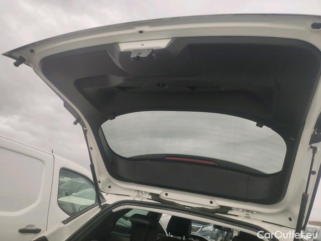  Peugeot  2008 PEUGEOT  / 2019 / 5P / todoterreno Allure BlueHDI 81kW (110CV) #14