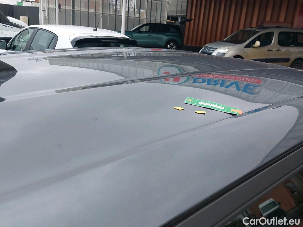  Nissan  Micra NISSAN  / 2016 / 5P / Berline IG-T 92 Business Edition / VO RECONDITIONNE - PHOTOS AVANT RECONDITIONNEMENT #9