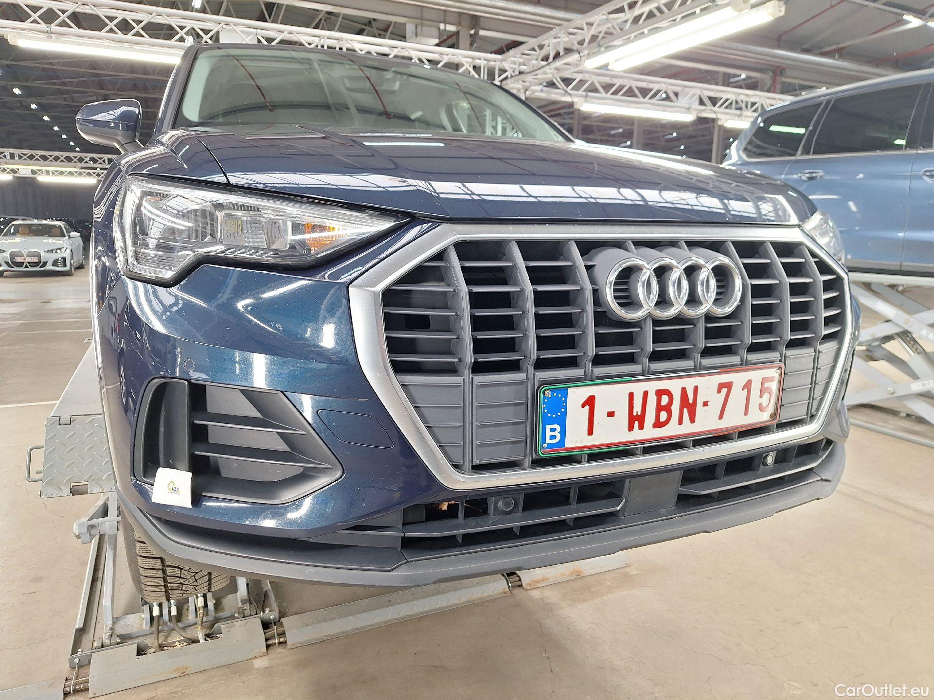  Audi  Q3 Audi,  '18, Audi  35 TDI S Tronic Business Edition 5d #5