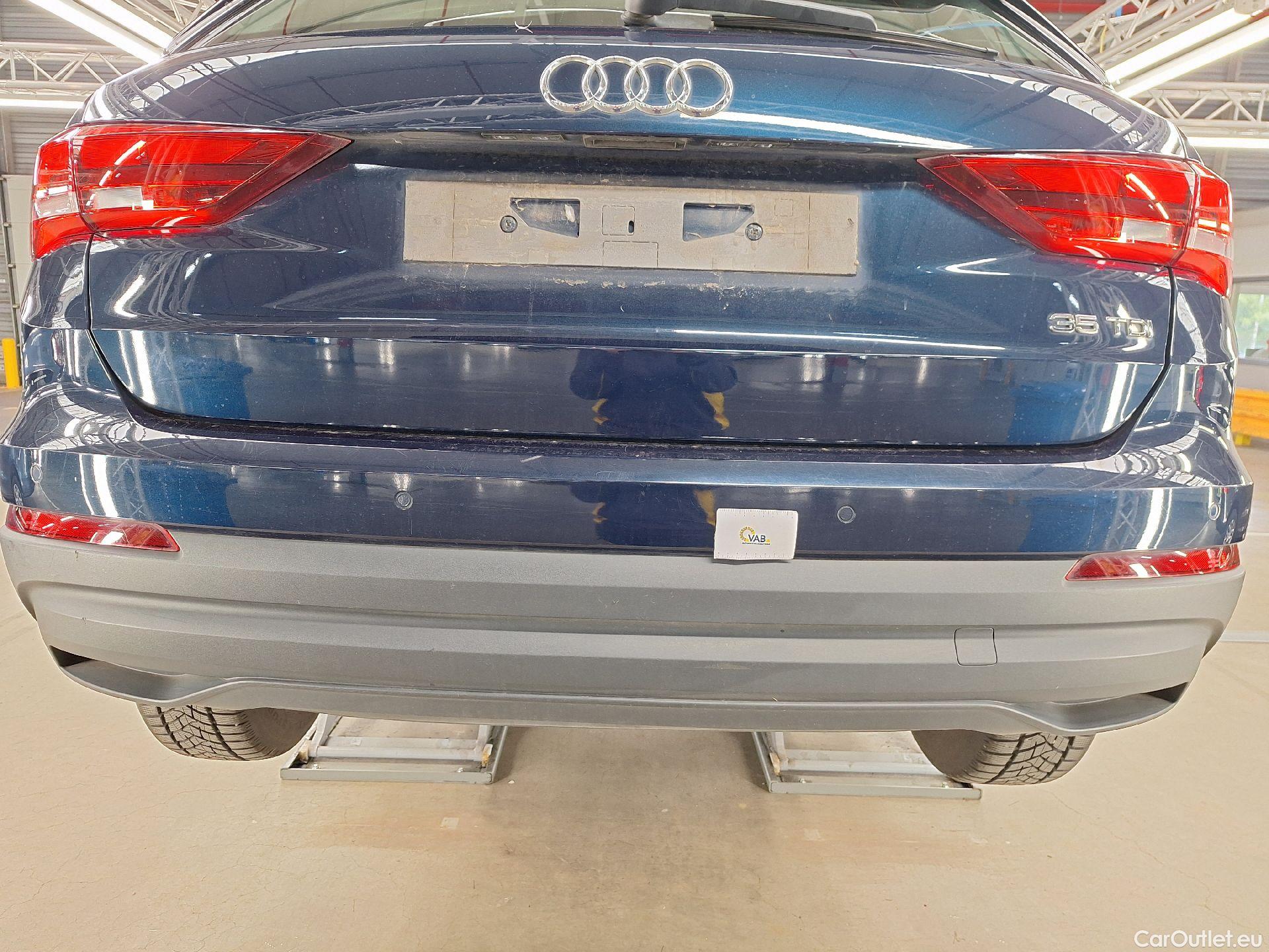  Audi  Q3 Audi,  '18, Audi  35 TDI S Tronic Business Edition 5d #17