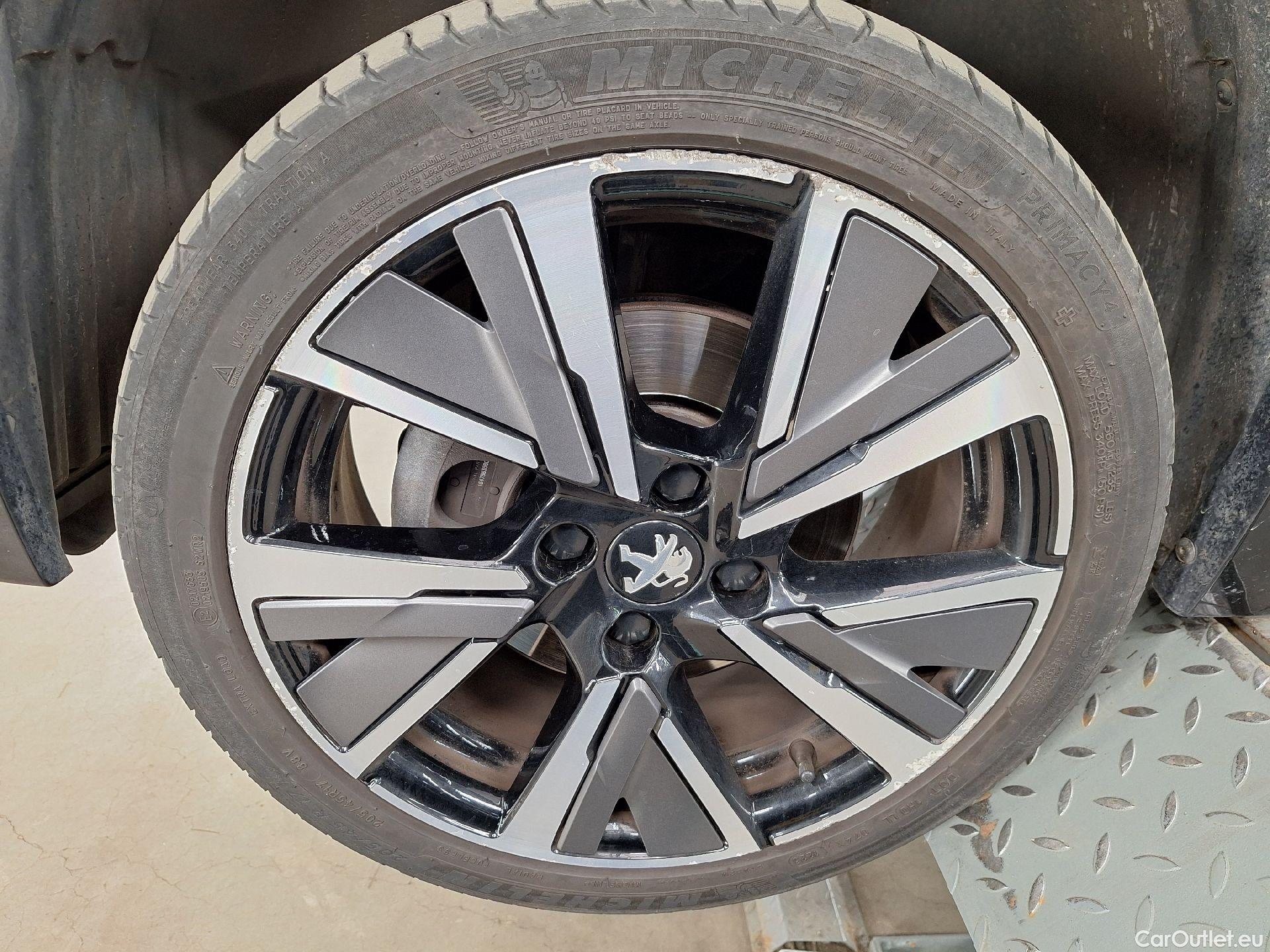  Peugeot  208 Peugeot,  '19, Peugeot  1.2 PureTech 100 MAN6 S&S ?6.3 GT Line #7