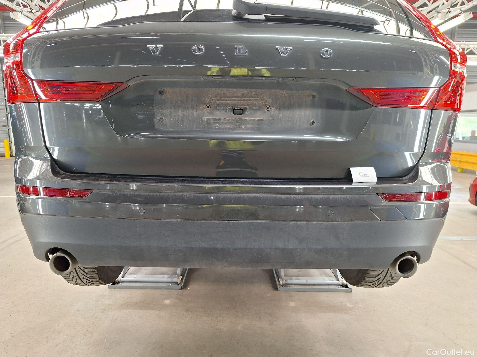  Volvo  XC60 Volvo,  '17, Volvo  D4 120kW Geartronic Momentum Pro 5d #50