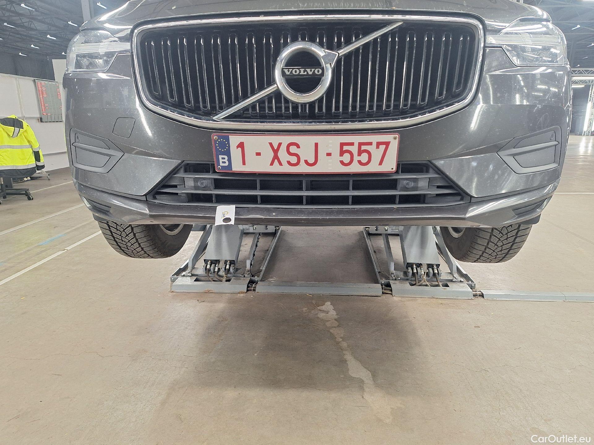  Volvo  XC60 Volvo,  '17, Volvo  D4 120kW Geartronic Momentum Pro 5d #31