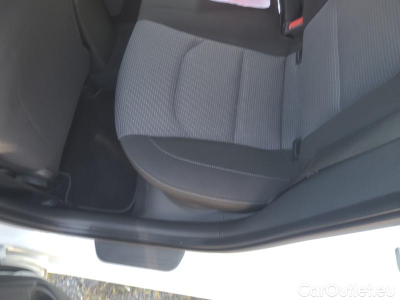  Hyundai  i30   cw (PD)(2017->)  kom.1.0TGDI Family Comf AT #3
